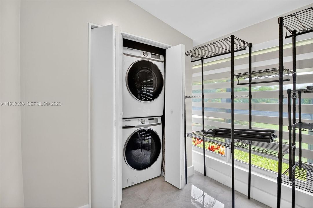 В аренду: $6,900 (4 спален, 3 ванн, 2412 Квадратных фут)