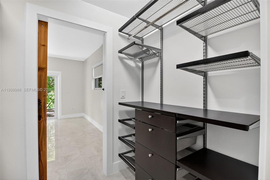 В аренду: $6,900 (4 спален, 3 ванн, 2412 Квадратных фут)