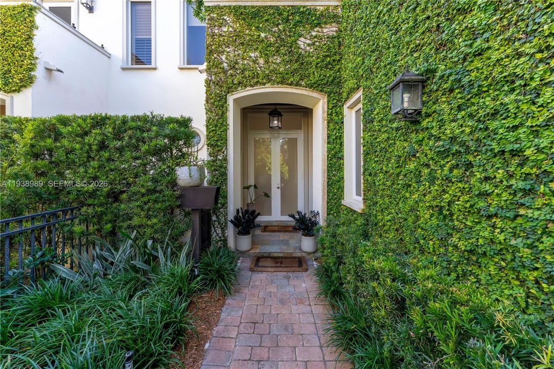 For Sale: $3,975,000 (4 beds, 4 baths, 3451 Square Feet)