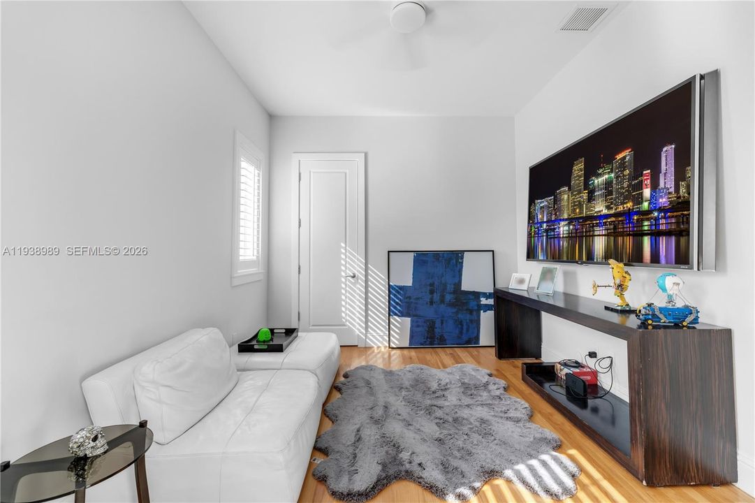 For Sale: $3,975,000 (4 beds, 4 baths, 3451 Square Feet)