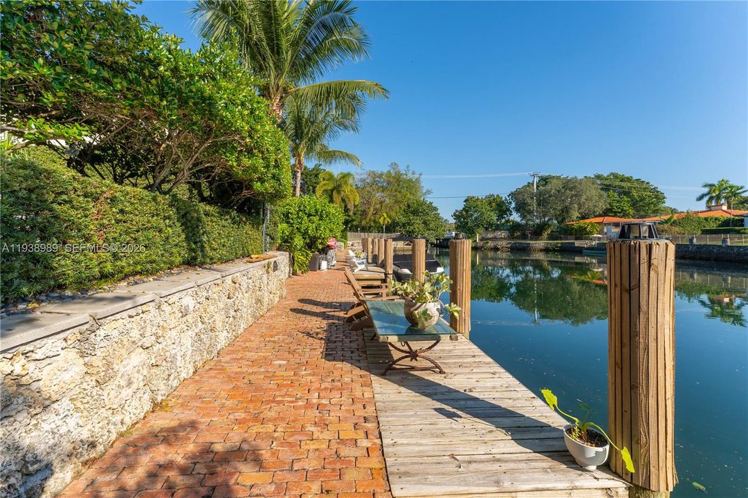 For Sale: $3,975,000 (4 beds, 4 baths, 3451 Square Feet)