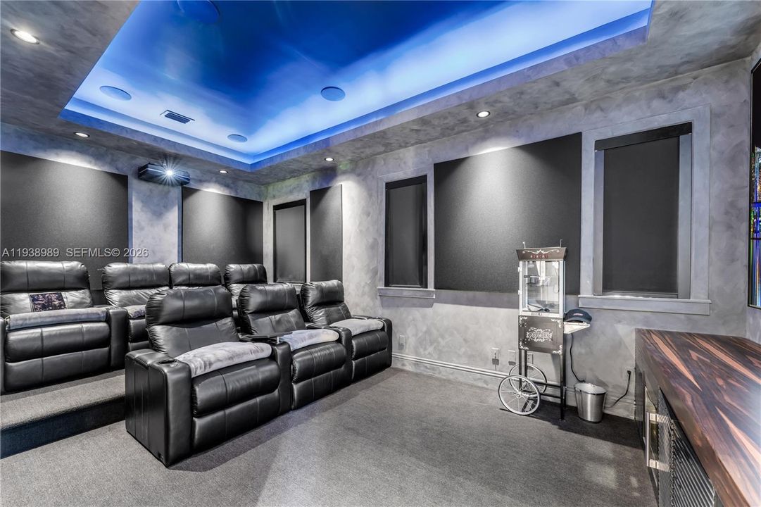 For Sale: $3,975,000 (4 beds, 4 baths, 3451 Square Feet)