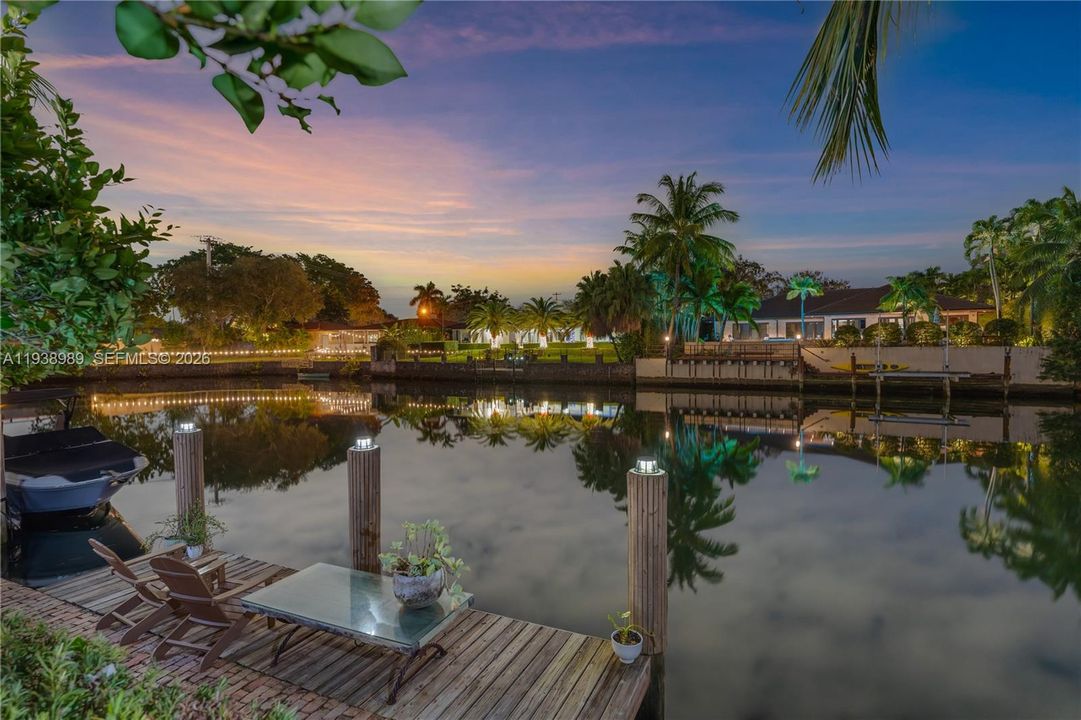 For Sale: $3,975,000 (4 beds, 4 baths, 3451 Square Feet)