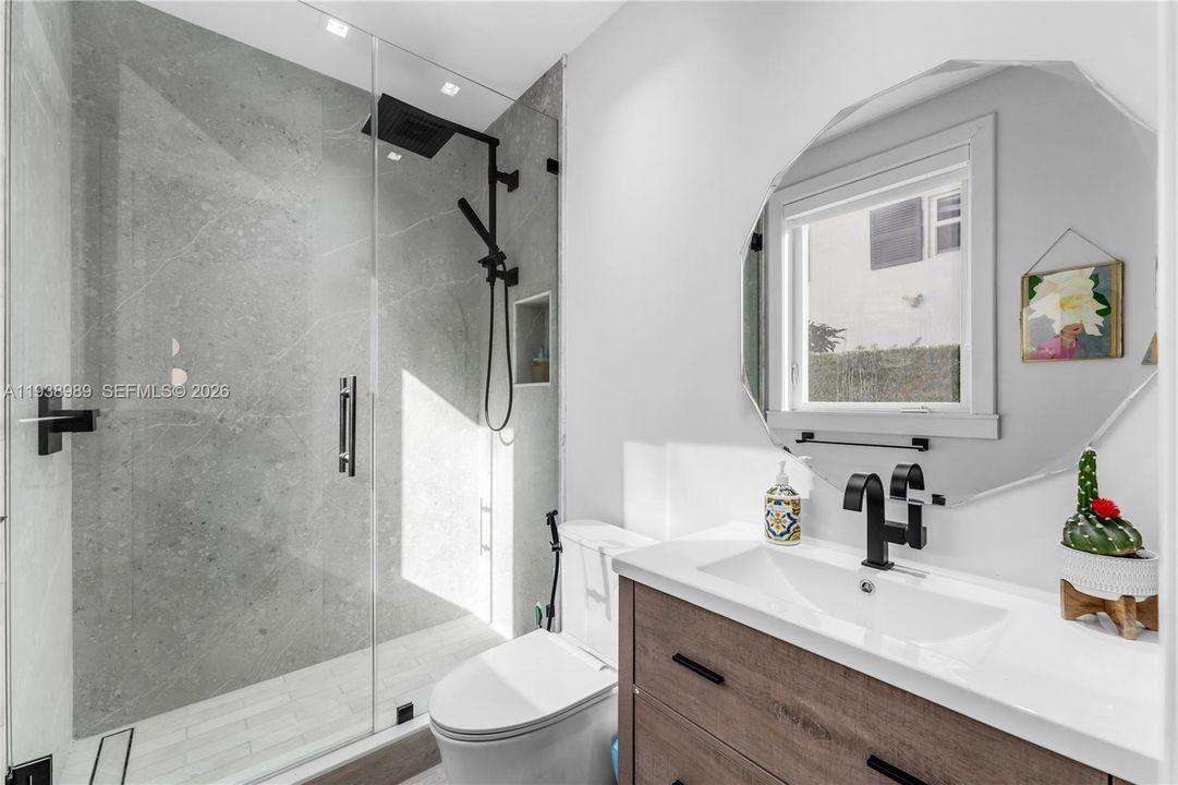 For Sale: $3,975,000 (4 beds, 4 baths, 3451 Square Feet)