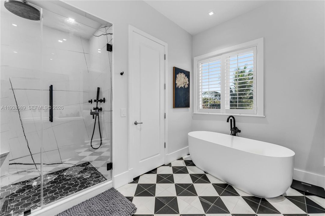 For Sale: $3,975,000 (4 beds, 4 baths, 3451 Square Feet)