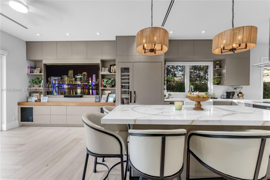 For Sale: $3,975,000 (4 beds, 4 baths, 3451 Square Feet)