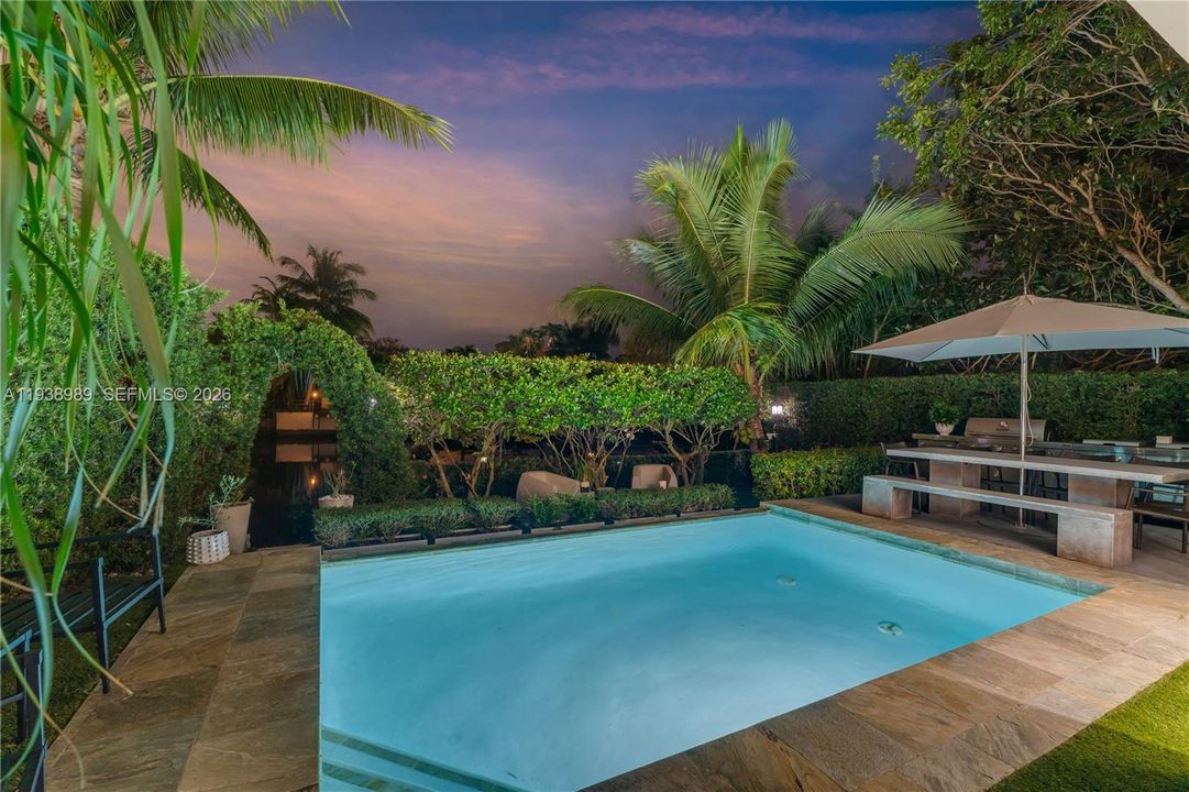 For Sale: $3,975,000 (4 beds, 4 baths, 3451 Square Feet)