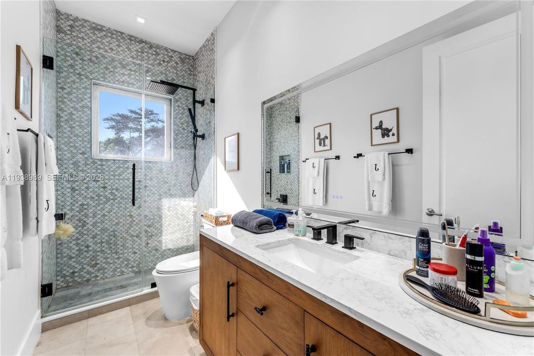 For Sale: $3,975,000 (4 beds, 4 baths, 3451 Square Feet)