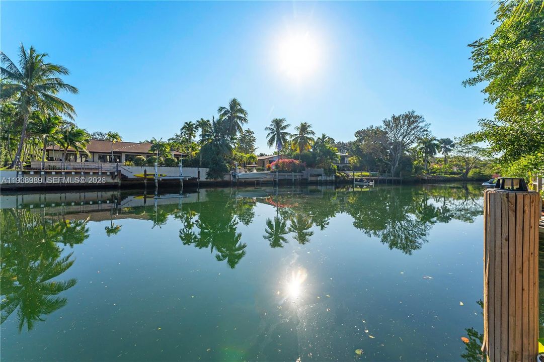 For Sale: $3,975,000 (4 beds, 4 baths, 3451 Square Feet)