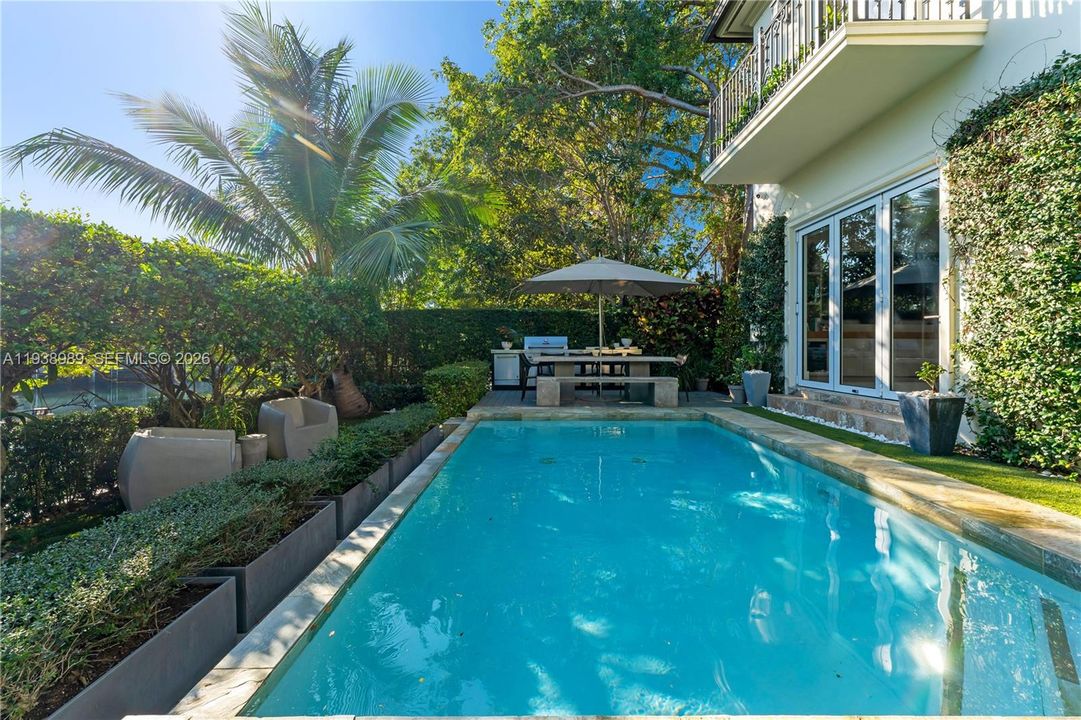 For Sale: $3,975,000 (4 beds, 4 baths, 3451 Square Feet)