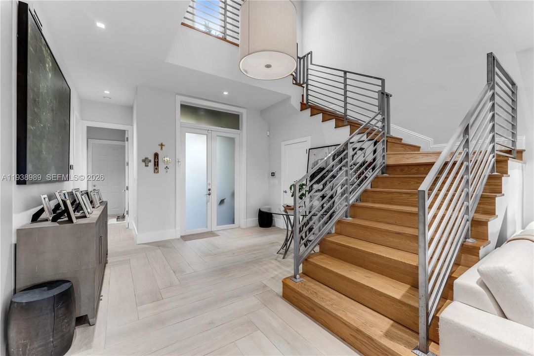 For Sale: $3,975,000 (4 beds, 4 baths, 3451 Square Feet)