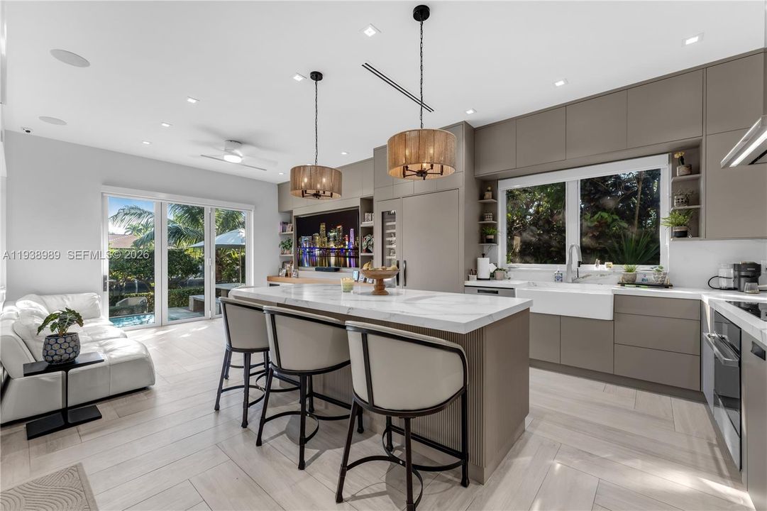 For Sale: $3,975,000 (4 beds, 4 baths, 3451 Square Feet)