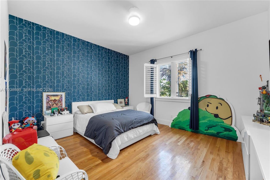 For Sale: $3,975,000 (4 beds, 4 baths, 3451 Square Feet)