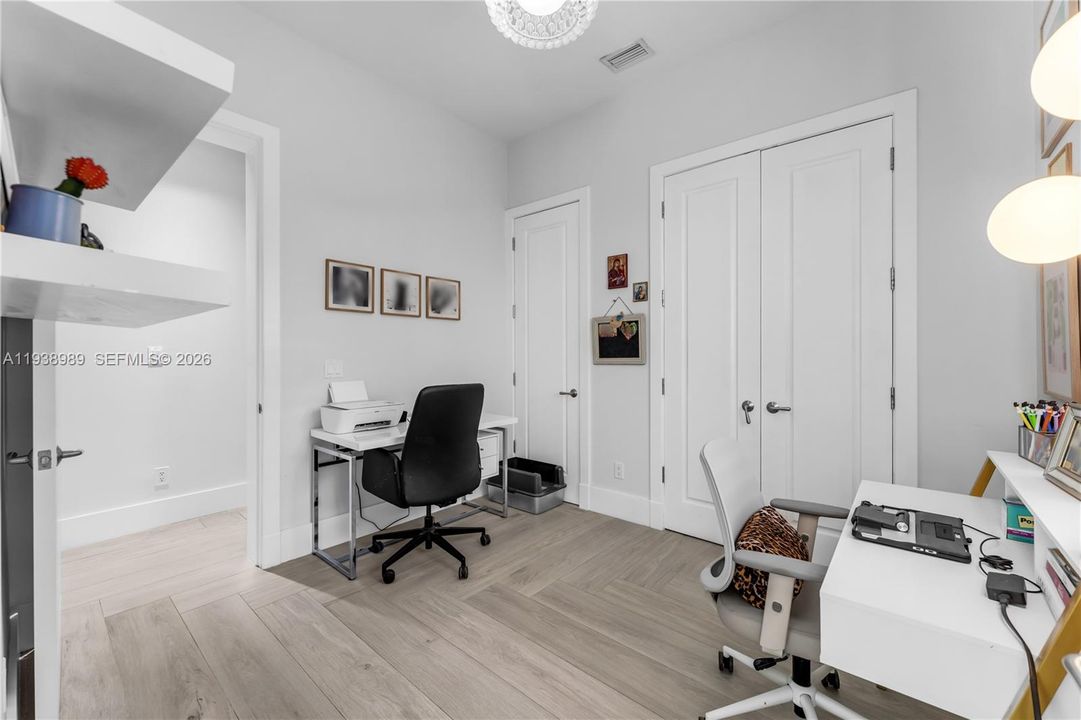 For Sale: $3,975,000 (4 beds, 4 baths, 3451 Square Feet)