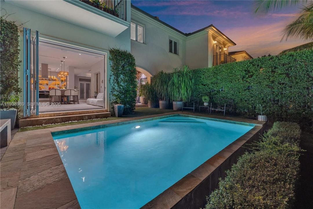 For Sale: $3,975,000 (4 beds, 4 baths, 3451 Square Feet)