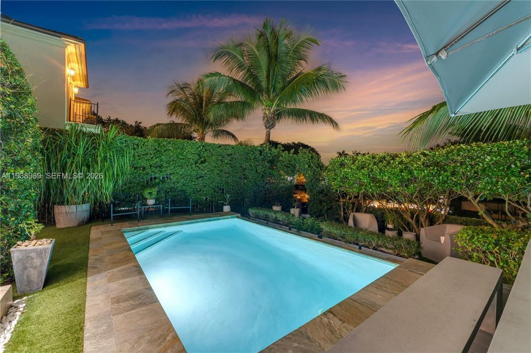 For Sale: $3,975,000 (4 beds, 4 baths, 3451 Square Feet)