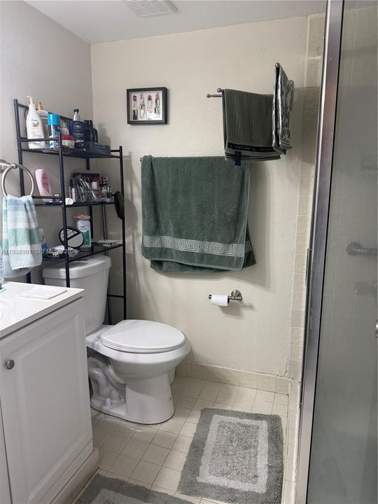 For Sale: $279,000 (2 beds, 2 baths, 936 Square Feet)