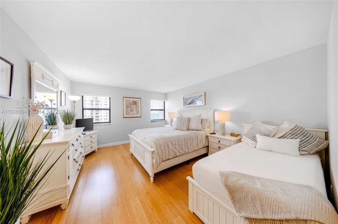 For Rent: $4,500 (2 beds, 2 baths, 1570 Square Feet)