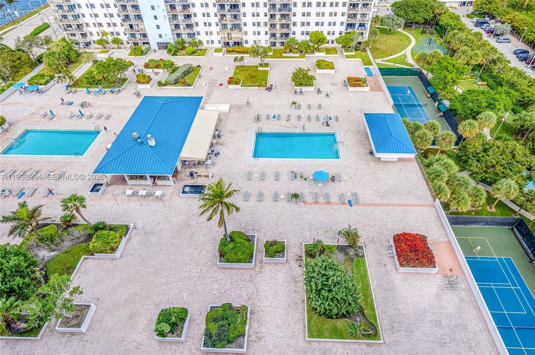 For Rent: $4,500 (2 beds, 2 baths, 1570 Square Feet)