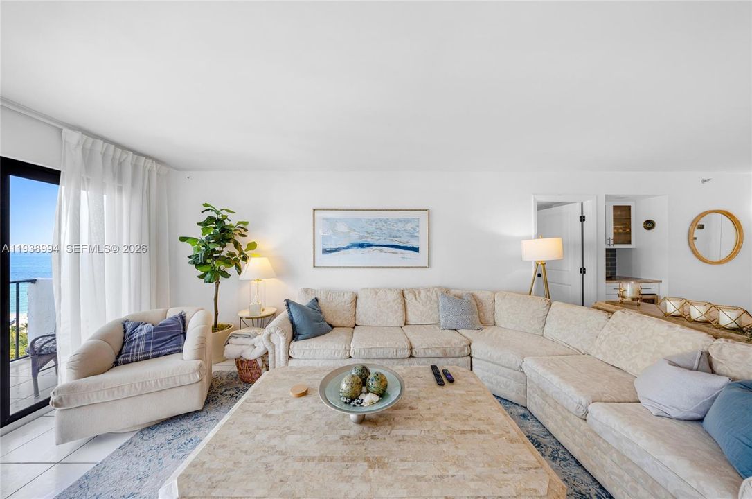 For Rent: $4,500 (2 beds, 2 baths, 1570 Square Feet)