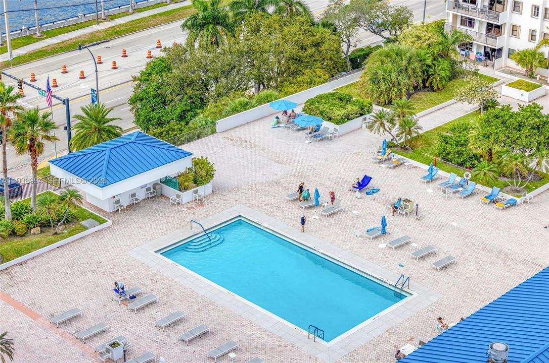 For Rent: $4,500 (2 beds, 2 baths, 1570 Square Feet)