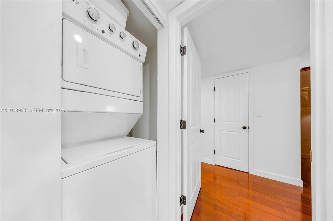 For Rent: $4,500 (2 beds, 2 baths, 1570 Square Feet)