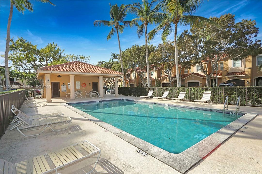 For Sale: $565,000 (3 beds, 2 baths, 1593 Square Feet)