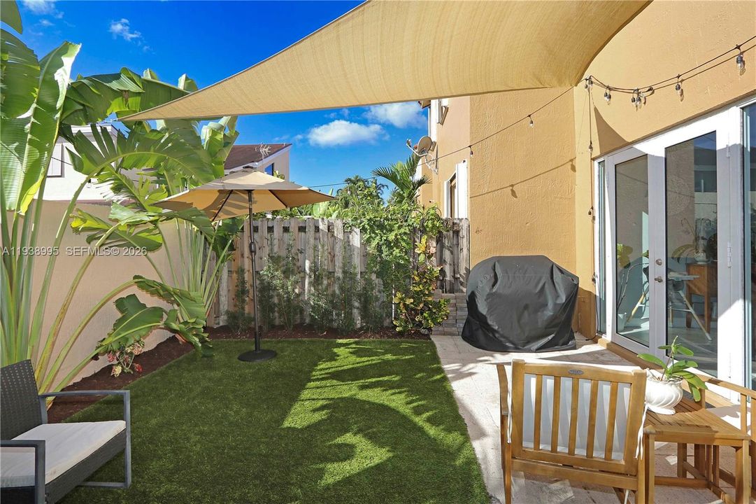 For Sale: $565,000 (3 beds, 2 baths, 1593 Square Feet)