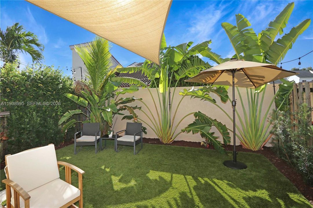 For Sale: $565,000 (3 beds, 2 baths, 1593 Square Feet)