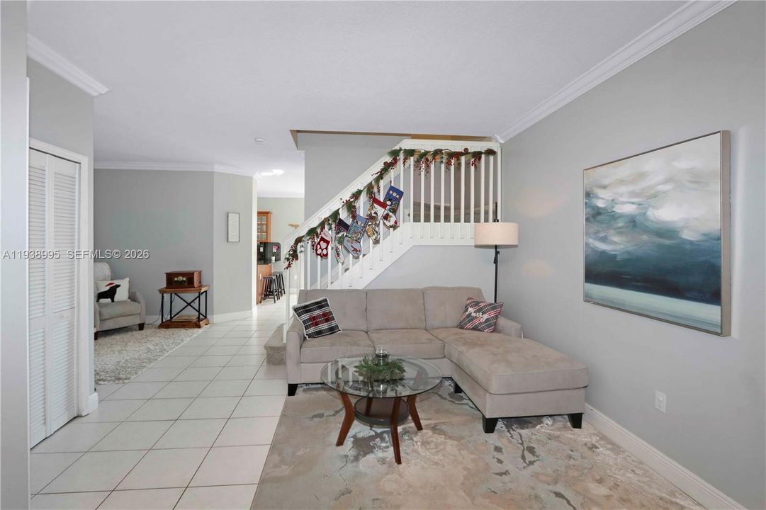 For Sale: $565,000 (3 beds, 2 baths, 1593 Square Feet)