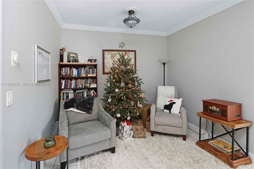 For Sale: $565,000 (3 beds, 2 baths, 1593 Square Feet)