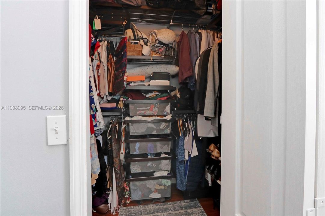 For Sale: $565,000 (3 beds, 2 baths, 1593 Square Feet)