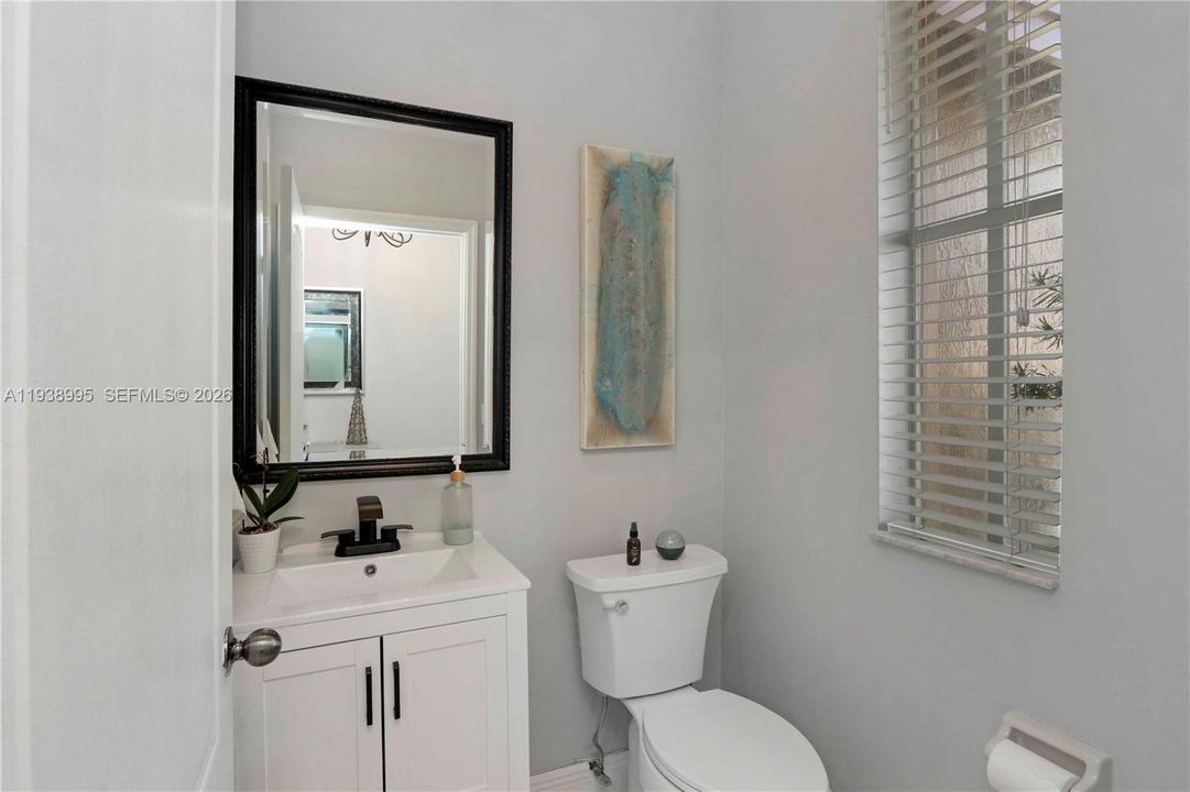 For Sale: $565,000 (3 beds, 2 baths, 1593 Square Feet)