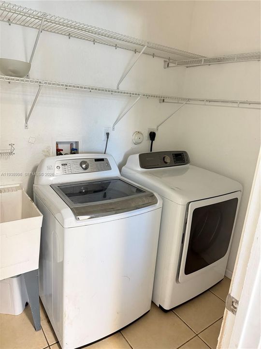 En Renta: $2,950 (3 camas, 2 baños, 1436 Pies cuadrados)