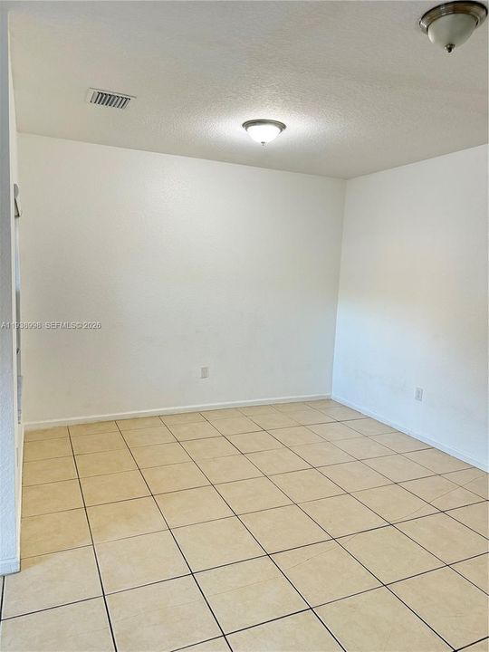 En Renta: $2,950 (3 camas, 2 baños, 1436 Pies cuadrados)