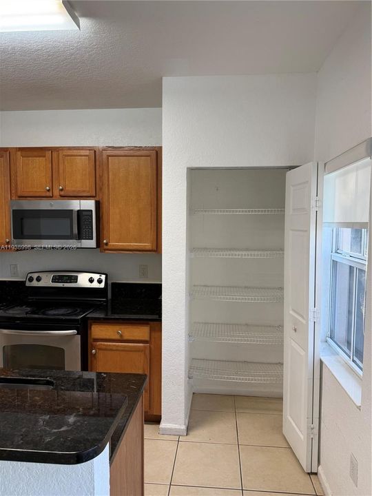 En Renta: $2,950 (3 camas, 2 baños, 1436 Pies cuadrados)