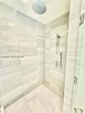 For Rent: $14,000 (2 beds, 2 baths, 1704 Square Feet)