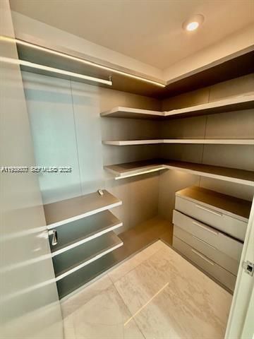 For Rent: $14,000 (2 beds, 2 baths, 1704 Square Feet)