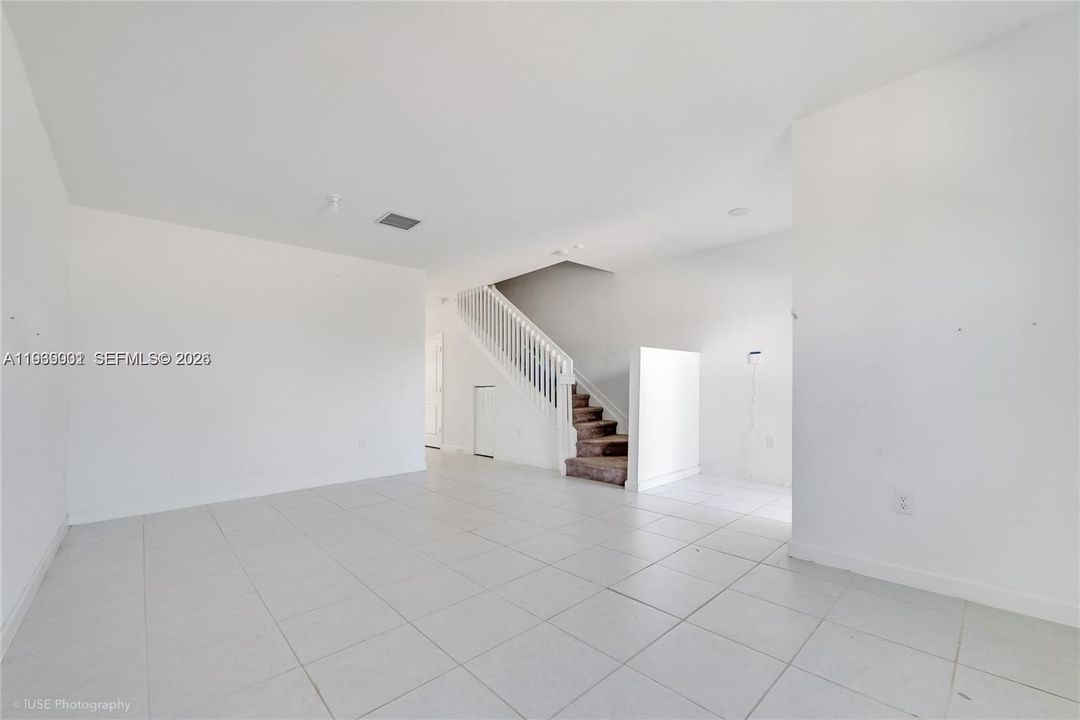 待售: $359,000 (3 贝兹, 2 浴室, 1545 平方英尺)