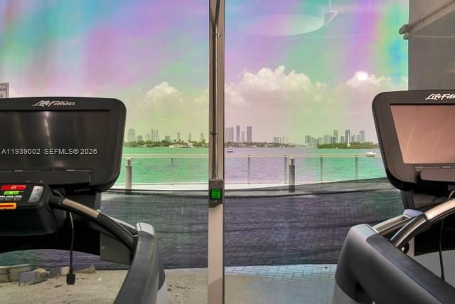 В аренду: $2,300 (0 спален, 1 ванн, 552 Квадратных фут)