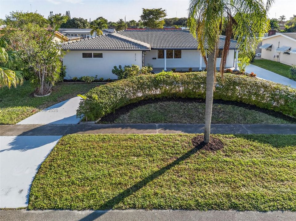 待售: $898,900 (4 贝兹, 2 浴室, 2191 平方英尺)