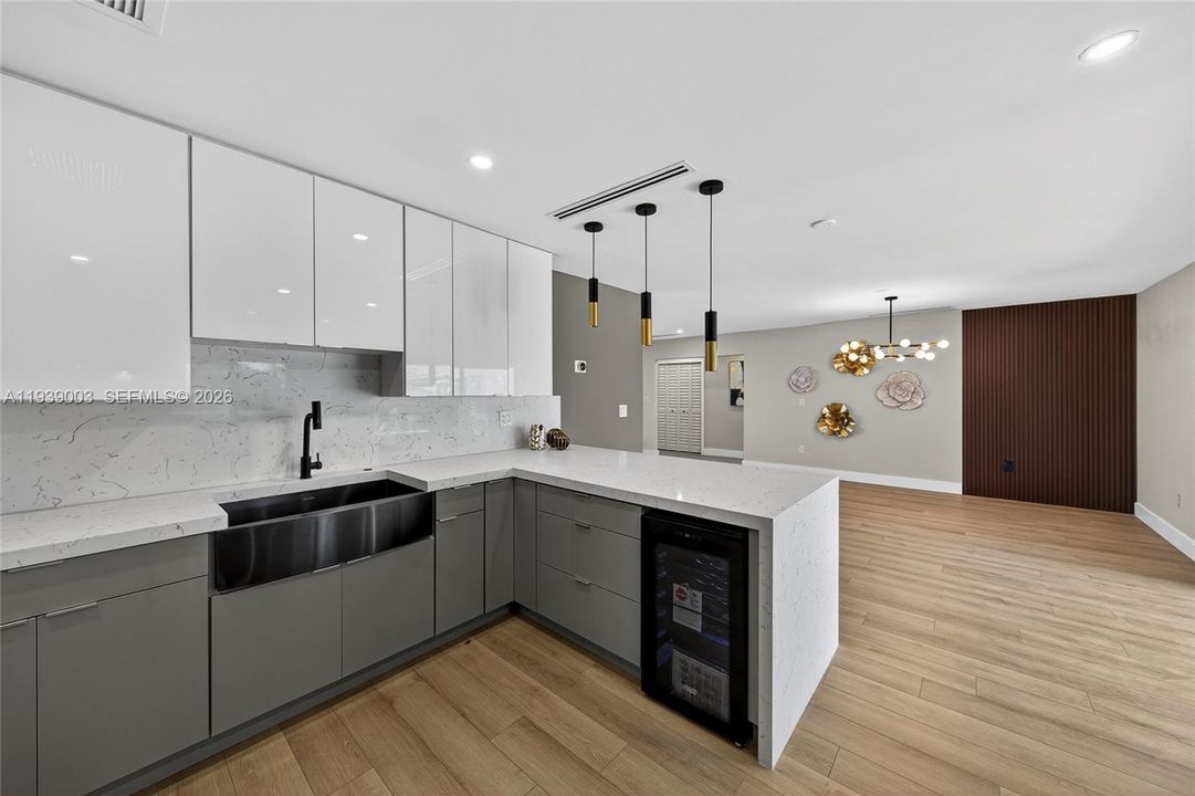 待售: $898,900 (4 贝兹, 2 浴室, 2191 平方英尺)