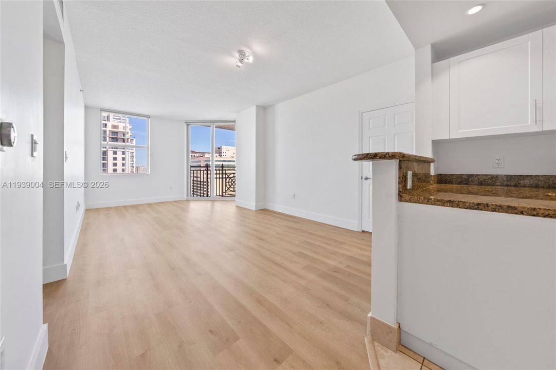 En Venta: $565,000 (2 camas, 2 baños, 932 Pies cuadrados)