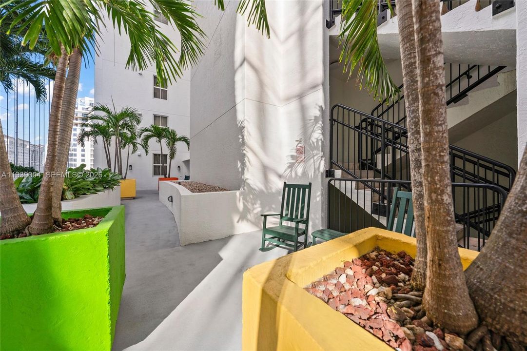 En Venta: $565,000 (2 camas, 2 baños, 932 Pies cuadrados)