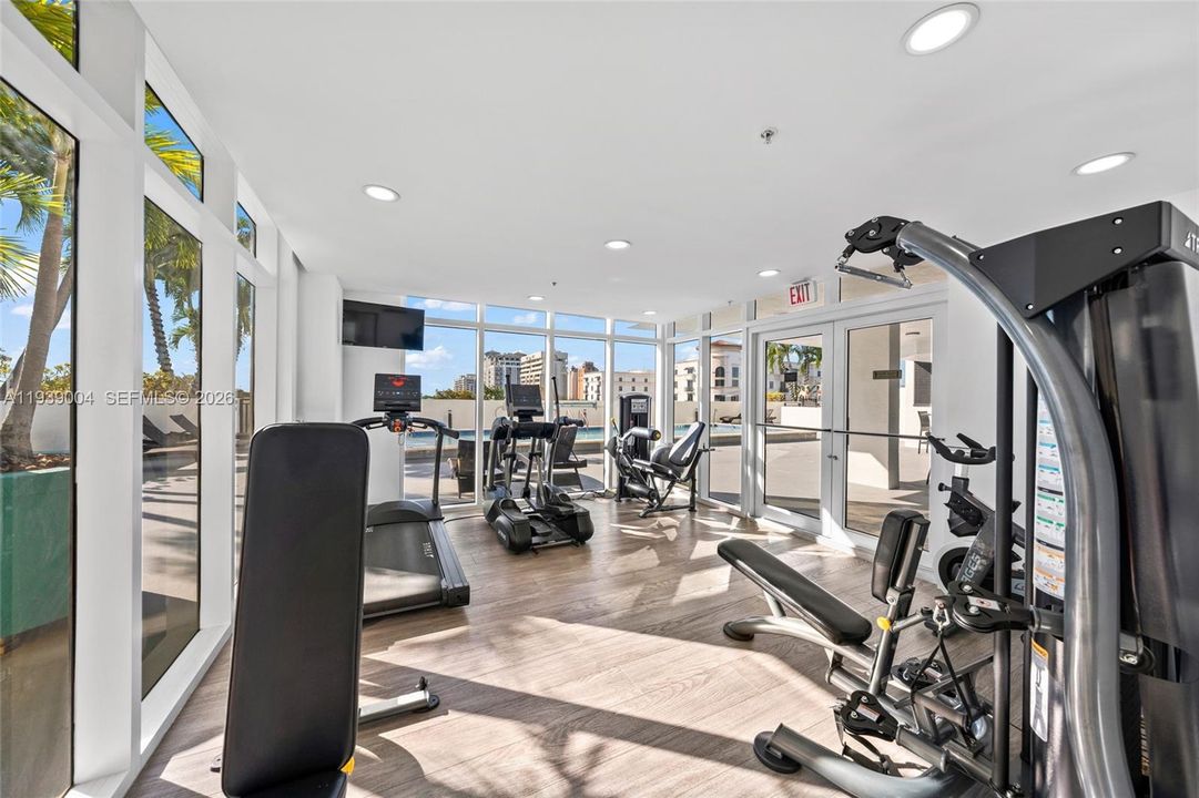 En Venta: $565,000 (2 camas, 2 baños, 932 Pies cuadrados)