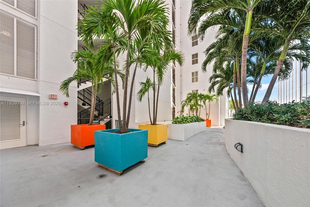 En Venta: $565,000 (2 camas, 2 baños, 932 Pies cuadrados)