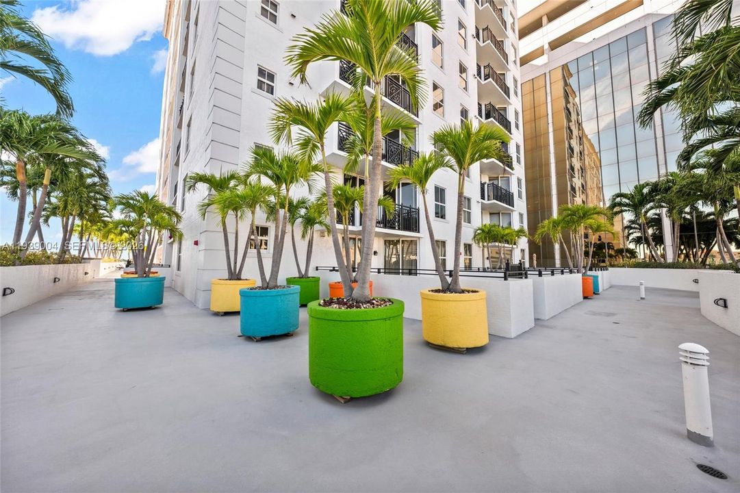 En Venta: $565,000 (2 camas, 2 baños, 932 Pies cuadrados)