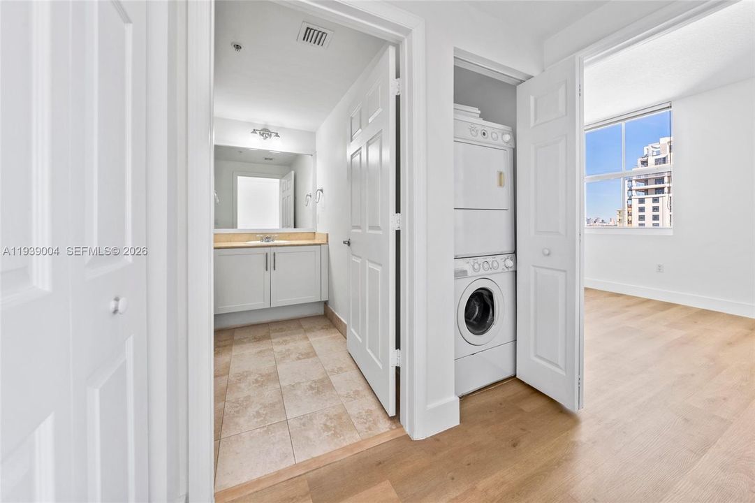 En Venta: $565,000 (2 camas, 2 baños, 932 Pies cuadrados)