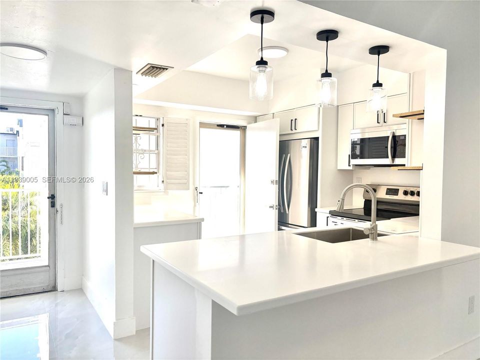 出租: $2,550 (2 贝兹, 2 浴室, 1115 平方英尺)