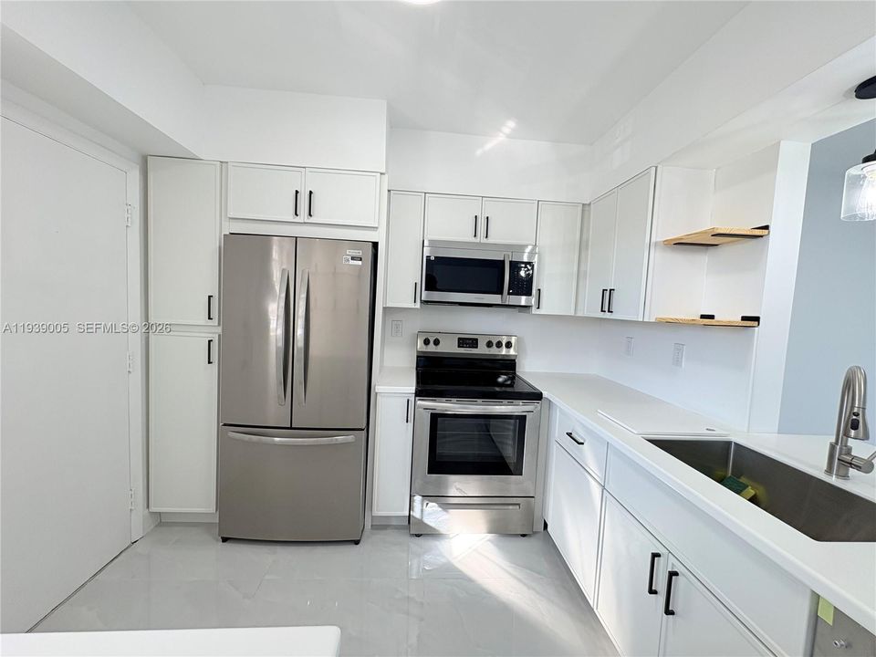 出租: $2,550 (2 贝兹, 2 浴室, 1115 平方英尺)